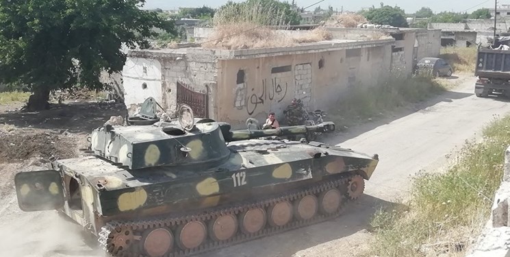 ارتش سوریه ۱۰۰ تروریست النصره را در حماه از پای در آورد