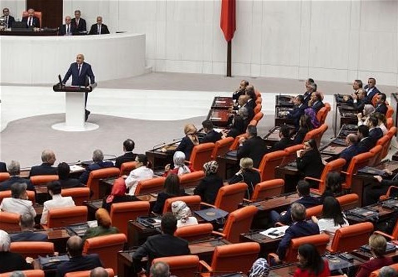 تنش و اختلاف در مجلس ترکیه در سالگرد کودتا