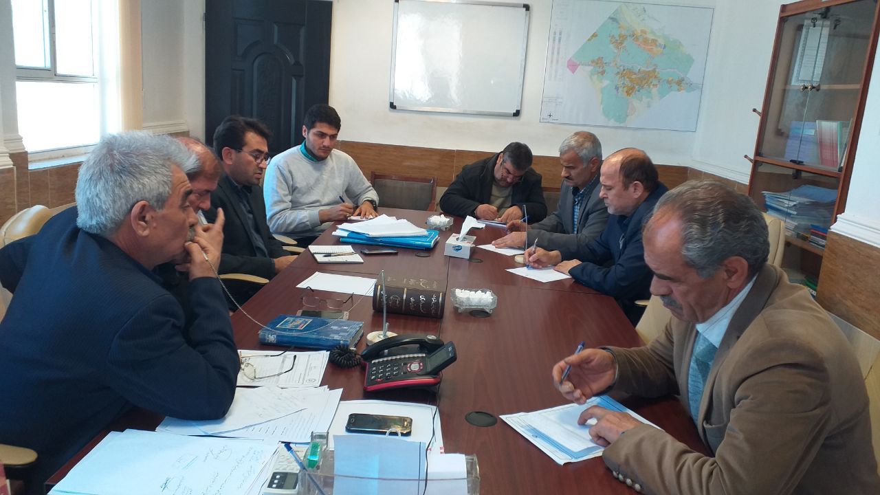 جلسه شورای شهر اسکو از حضور سرمایه گذار تا درگیری لفظی با شهردار