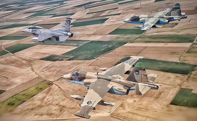Azərbaycan və Türkiyə hərbi pilotlarının birgə uçuşları olub (FOTO)