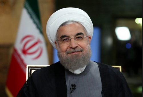 روحانی: همه نیروهای انقلاب متحد باشند/ نباید تسلیم بشویم