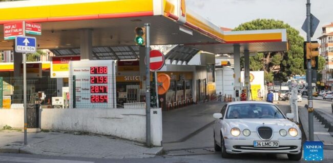 قیمت بنزین در ترکیه از ۲۴ لیر در هر لیتر گذشت
