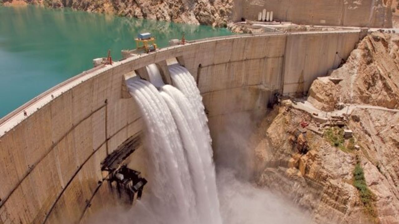 دریاچه ارومیه میزبان ۲۱۵ میلیون مترمکعب آب‌های رها شده از سد ها شد