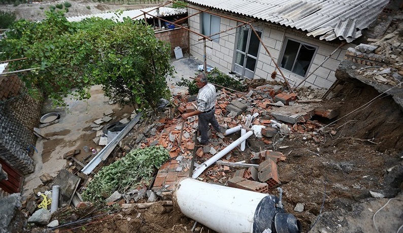 دولت وام بلاعوض برای بازسازی مسکن مناطق سیل زده پرداخت می کند
