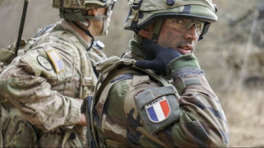 اعتراف نظامی فرانسوی دردسر ساز شد / رسوایی جدید ارتش فرانسه در سوریه